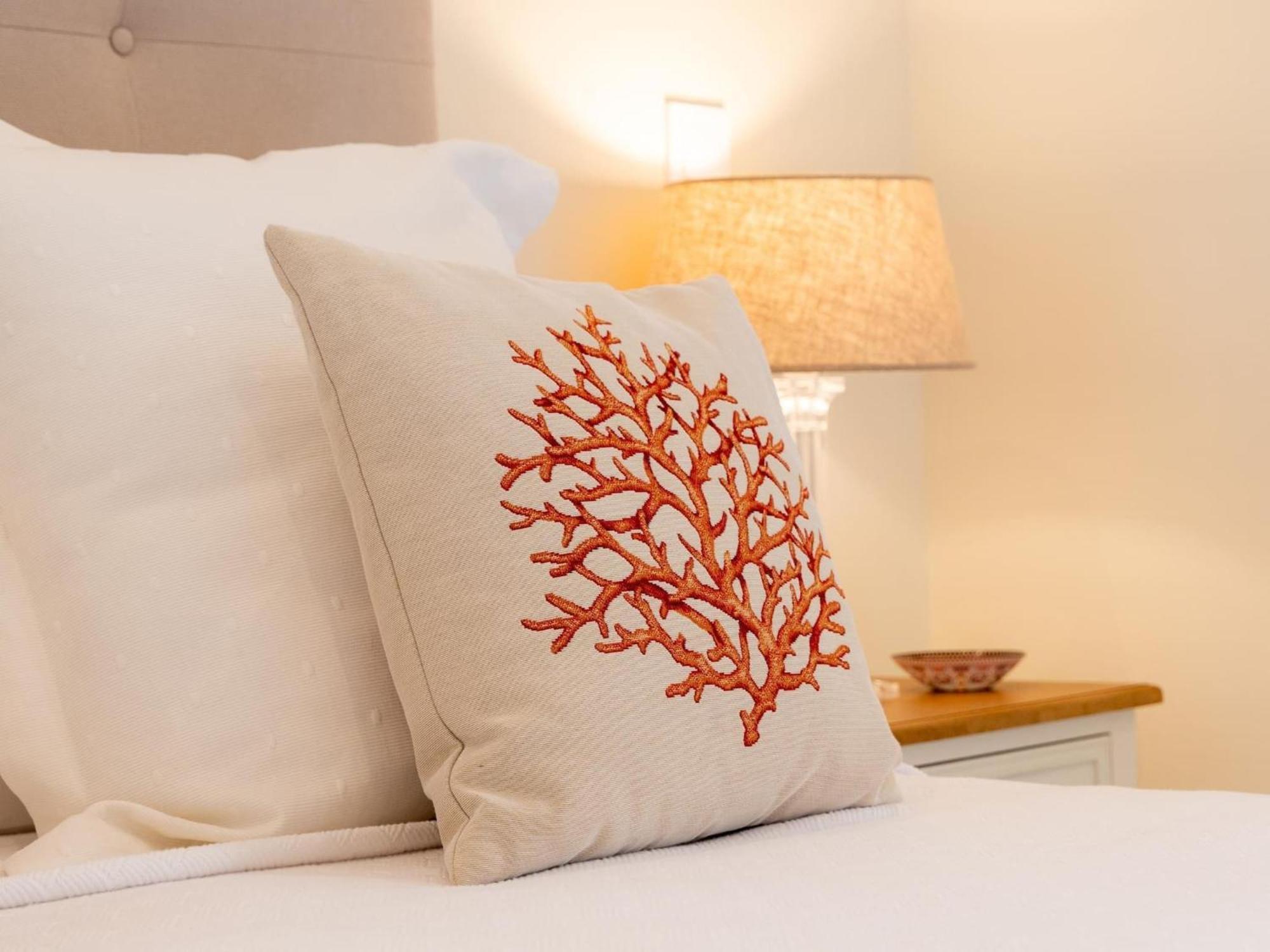 Bajo Con Jardin En Centro Apartment *