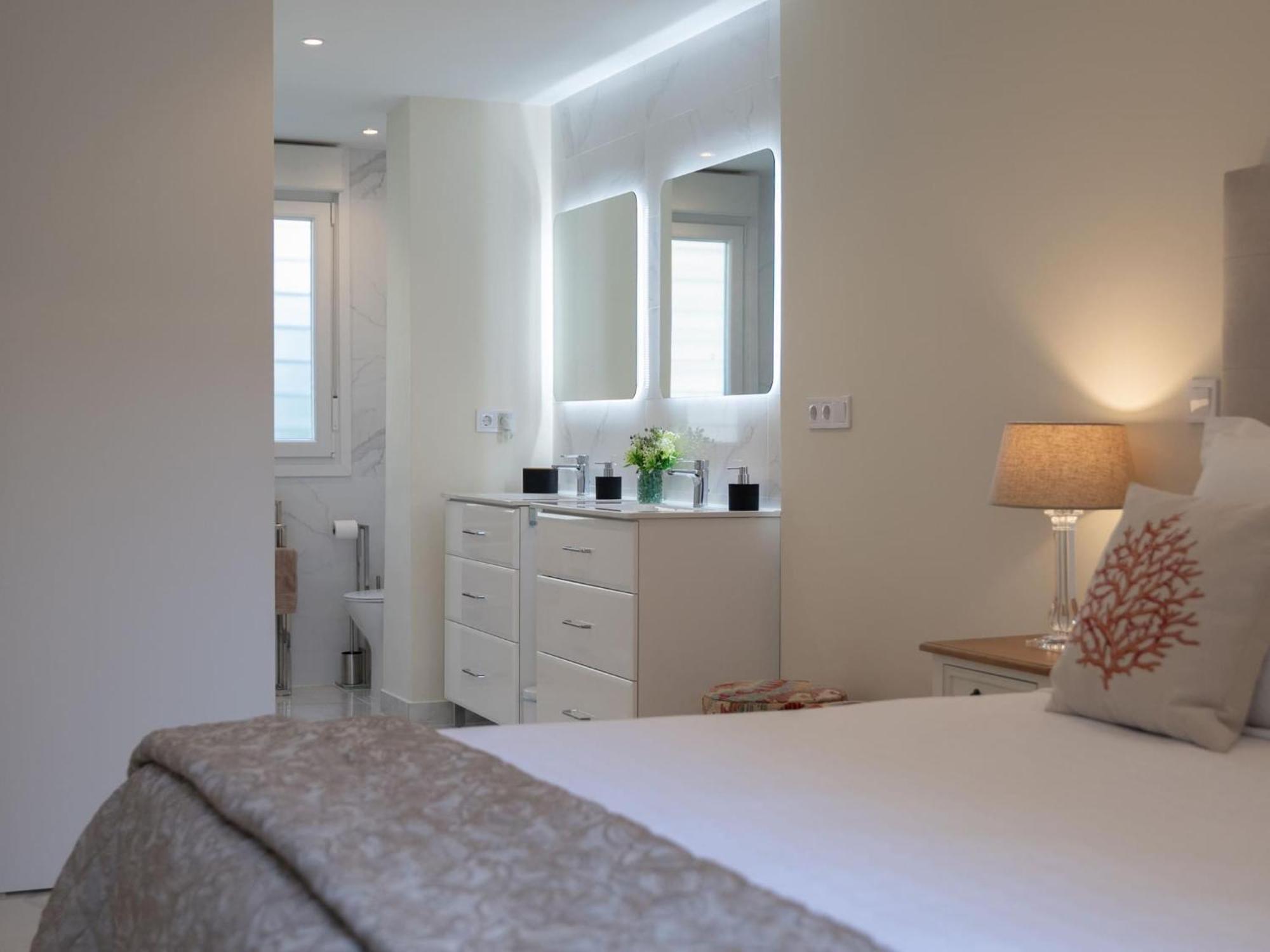 Bajo Con Jardin En Centro Apartment *