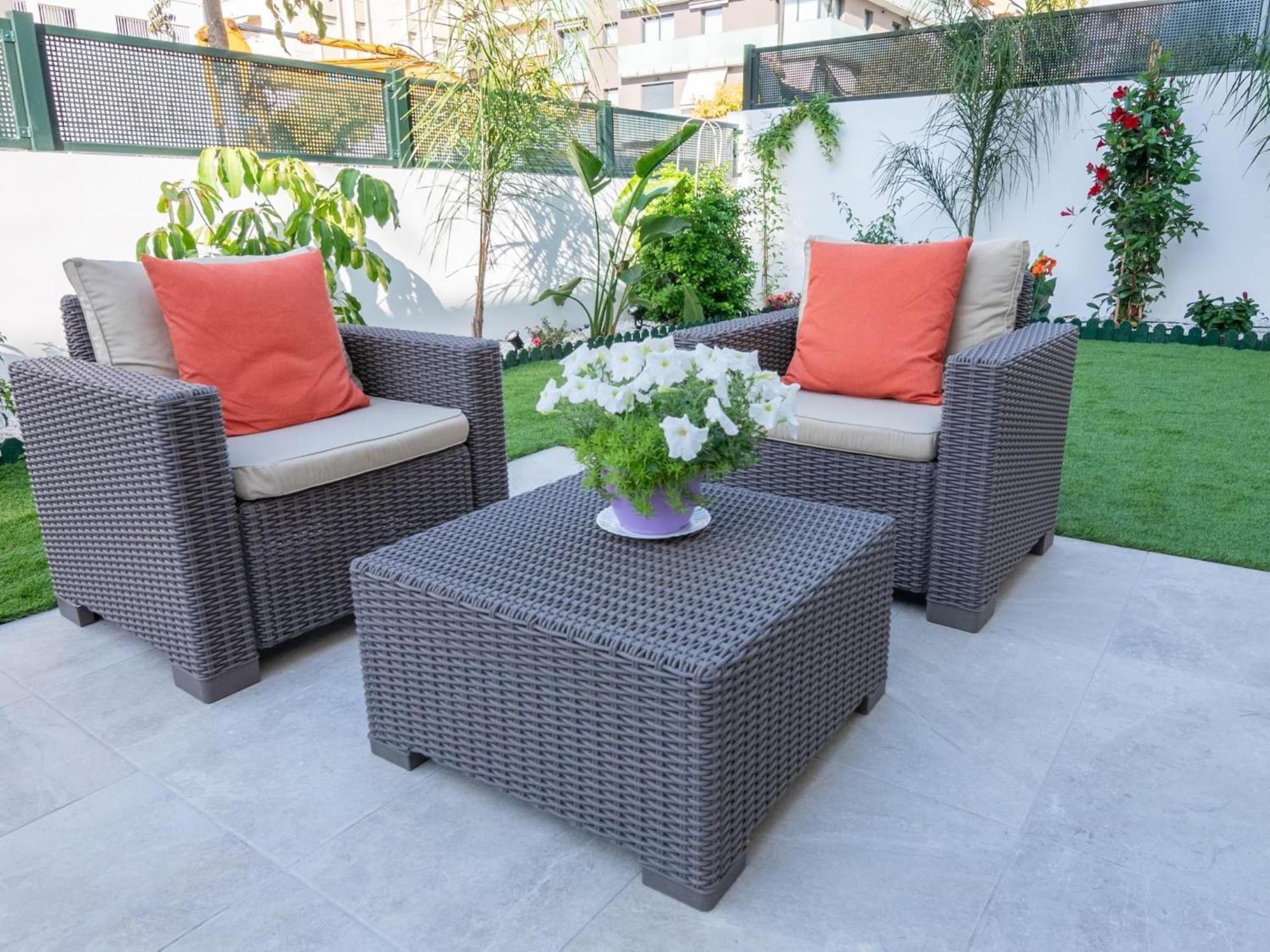 Bajo Con Jardin En Centro Apartment *